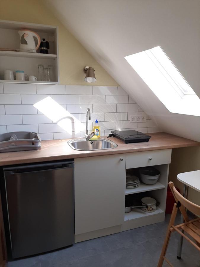 Gyopar Gyoengye Apartmanhaz Orosháza Exteriör bild